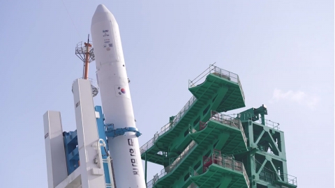  누리호, 발사대 설치 작업 완료...엄빌리칼 연결