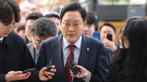 \'공흥지구\' 김선교 출석…"군수 지시 사항 아니었다"