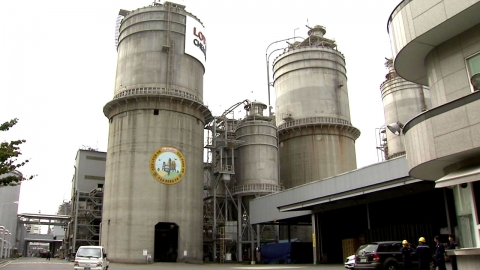 롯데·HD현대, 첫 석화 재편안 제출…정부 \'최후통첩\'