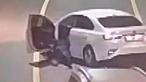 60대 대리기사 차에 매단 채 1.5㎞ 질주…30대 구속 송치