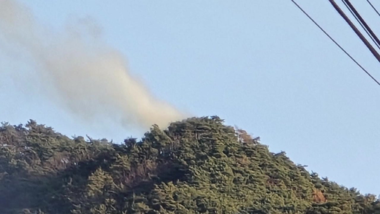 전북 순창 야산에서 불...진화 인력 50명 투입