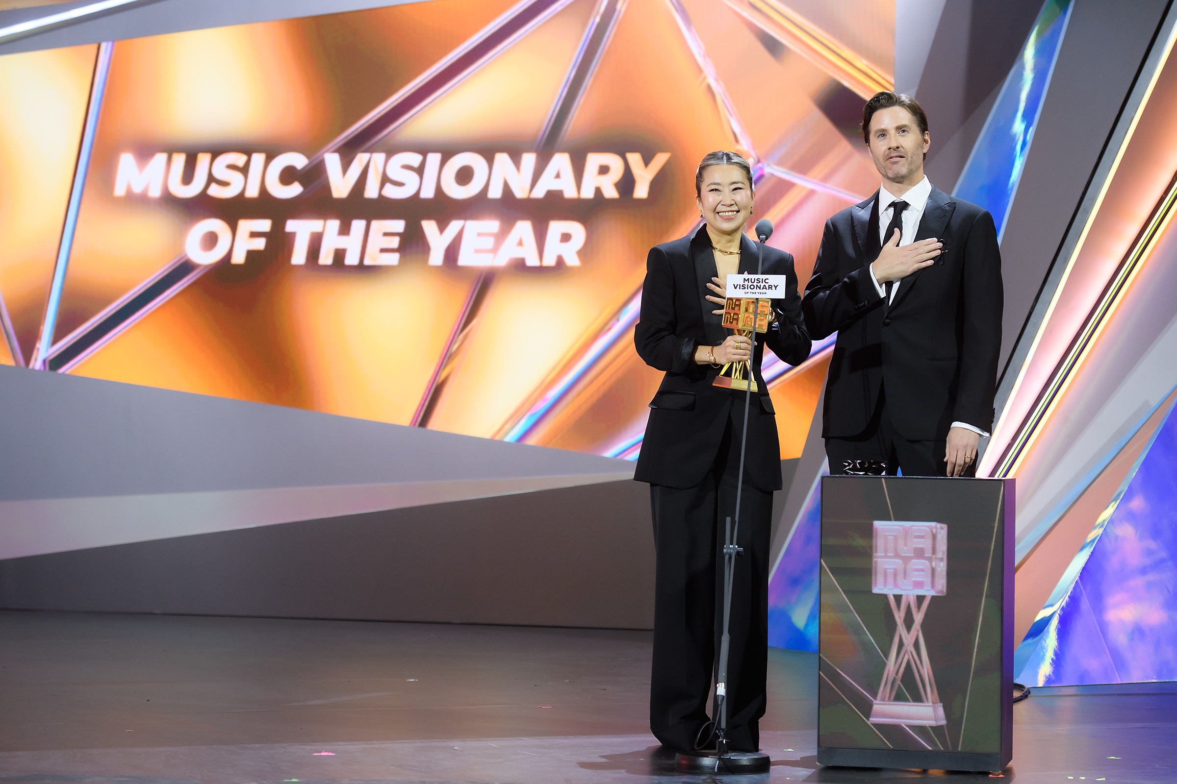 ‘케이팝 데몬 헌터스’ 2025 MAMA 트로피 영예…메기 강 “K-팝에 보낸 러브레터”