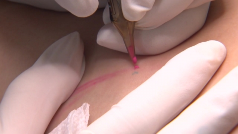 불법의 33년 넘어…세상 밖으로 나온 \'문신\'