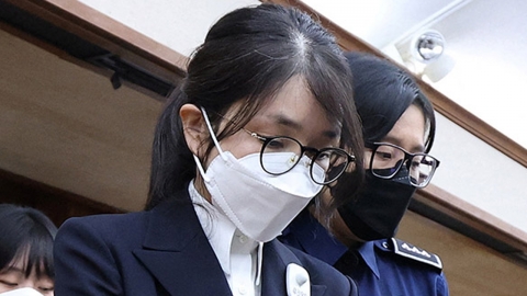  김건희, 피고인 신문 진술 거부...도이치 공범 불출석 사유서