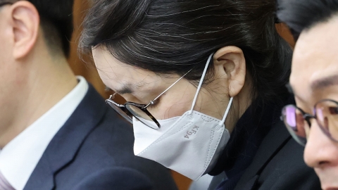 \'고개 푹 숙인\' 김건희…결심 공판 출석 모습 공개