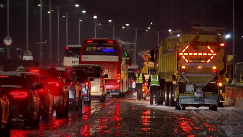 [속보] 서울 폭설에 내부순환로 진입로 전면 통제
