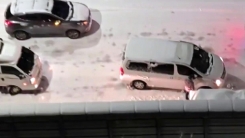 "빙판길에서 브레이크 밟았다간 큰일"...전문가가 강조한 대처...