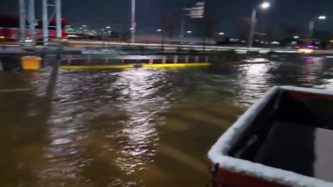 수원 상수도관 새면서 '물바다'…폭설에 경기권 사고 속출 