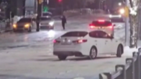 퇴근길 폭설에 교통대란…제설작업에도 '속수무책'