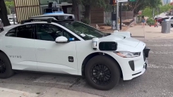 "신호 무시에 막무가내 추월까지"...'난폭 운전'(?) 자율주행택...