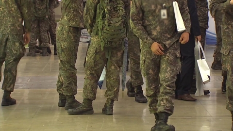 "조건 되면 군복 벗겠다 71%…낮은 급여가 원인"