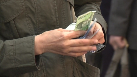 고환율에 들썩이는 물가…먹거리·기름값 급등