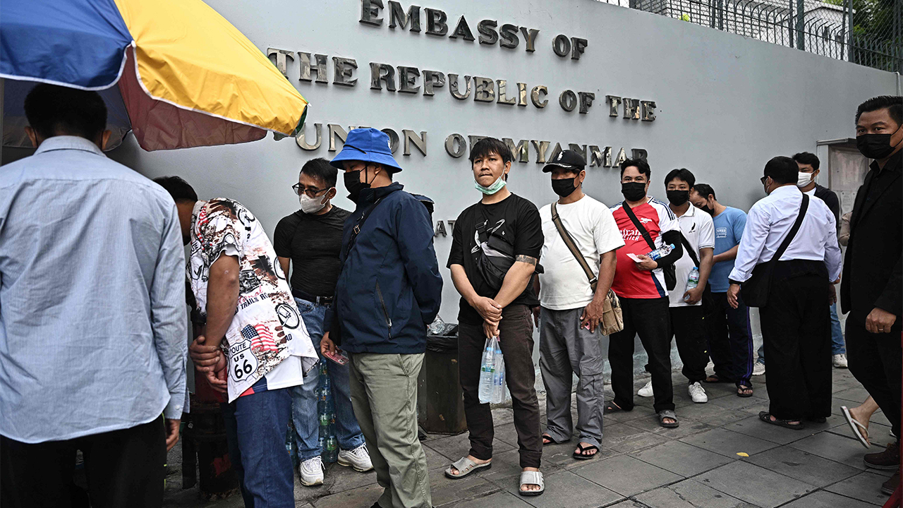 미얀마 군정, 총선 재외국민 투표 개시...반군지역 폭격 18명 사망
