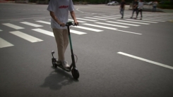 킥보드 타던 초등학생, 우회전 학원 버스에 치여 숨져