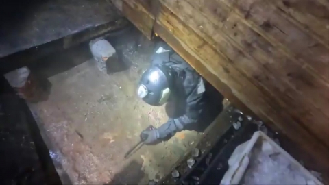 [단독] 기름탱크로 위장한 \'비밀어창\'…중국 업체 "기름 채운 것처럼 꾸며"