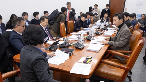 [속보] 허위조작정보 근절법, 민주당 주도로 과방소위 통과