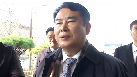 \'고교 동창 채용 개입 의혹\' 이정선 광주교육감 구속영장 심사