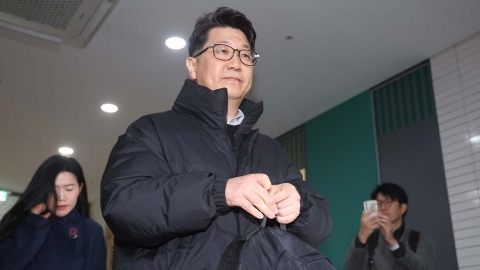 \'쿠팡 외압 폭로\' 문지석 특검 출석…"잘못 있으면 책임져야"