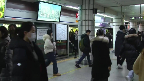 서울지하철 노사 임단협 \'극적 타결\'…출근길 대란 피해