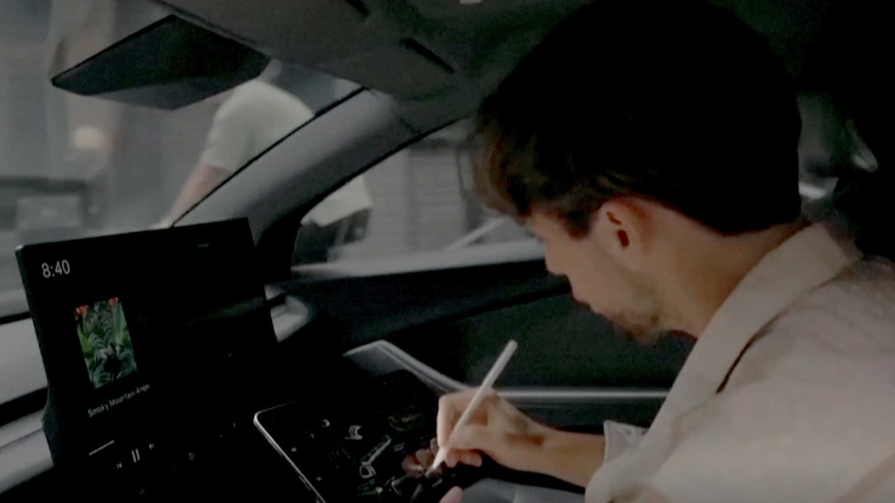 테슬라 FSD, 한국 주행 성공…현대차 자율주행 전략 재편 [한방이슈]