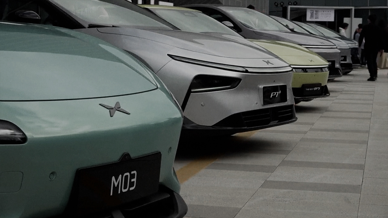 테슬라 FSD, 한국 주행 성공…현대차 자율주행 전략 재편 [한방이슈]