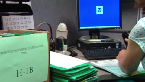 이번엔 19개 주 정부 가세…비자 수수료 100배 인상에 줄소송