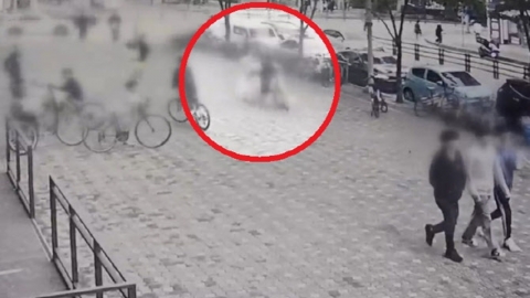 중학생들 탄 킥보드, 딸에 돌진하자 몸 던진 엄마…"기억상실"