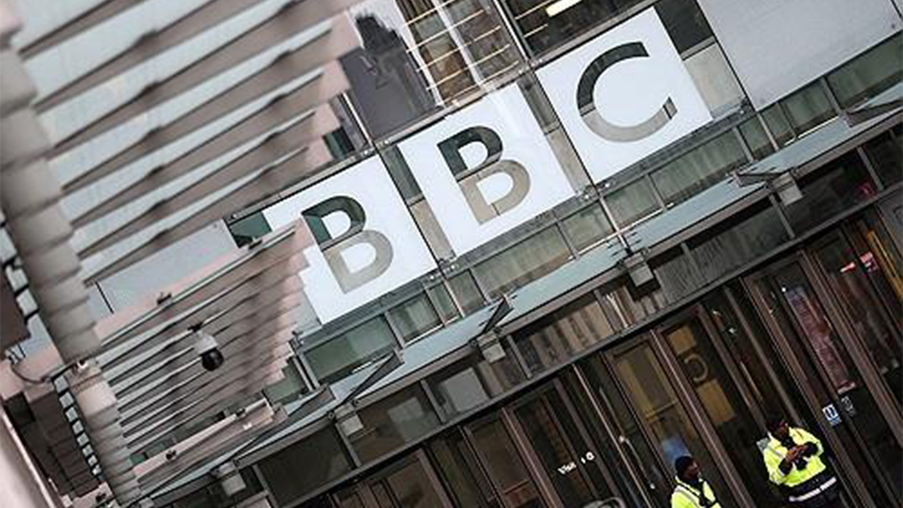 트럼프, '의회폭동 다큐' BBC에 15조 원 명예훼손 손배 소송