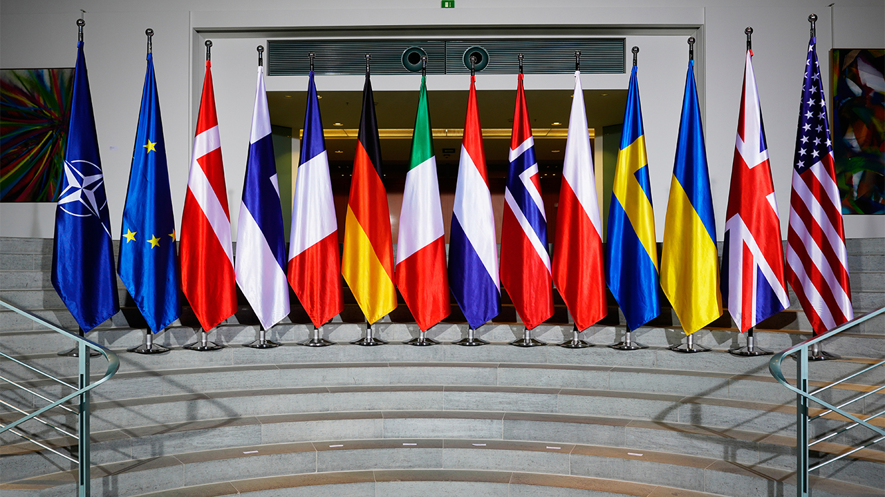 '우크라 지원' 서방여론 분열...독프 "축소" vs 영미 "확대"