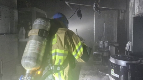 구리 식당 화재로 1명 대피..."환기구에 착화"