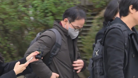 '관저 이전 특혜 연루' 전 대통령실 관계자들 구속