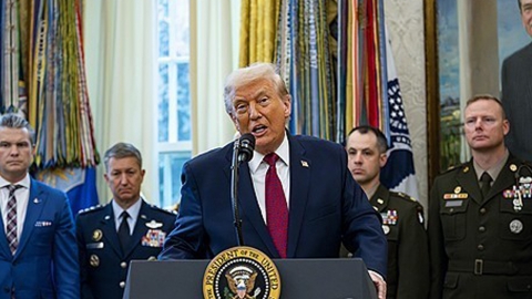 트럼프, 방산업체 '배당 줄이고 무기 개발' 행정명령 검토
