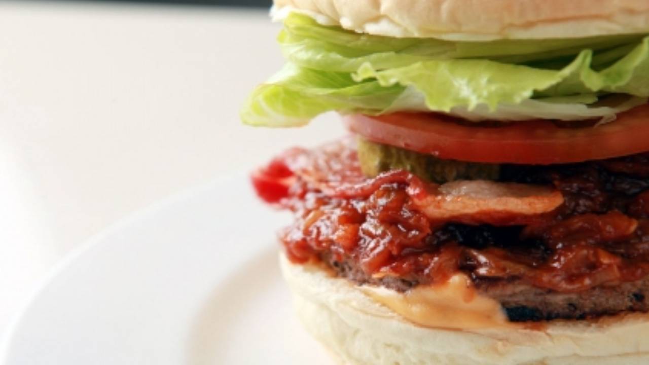 햄버거 먹고 몇 시간 뒤 사망...치명적 알레르기 첫 공식 사례