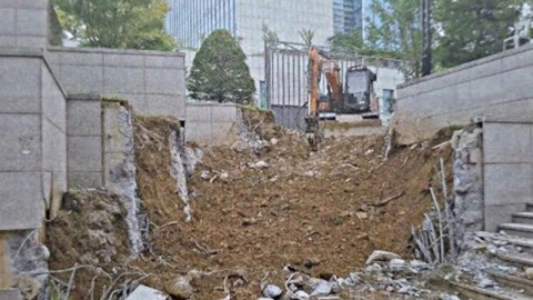 "尹, 지각 은폐 위해 비밀통로 만들어"…공사 전후 사진 나와