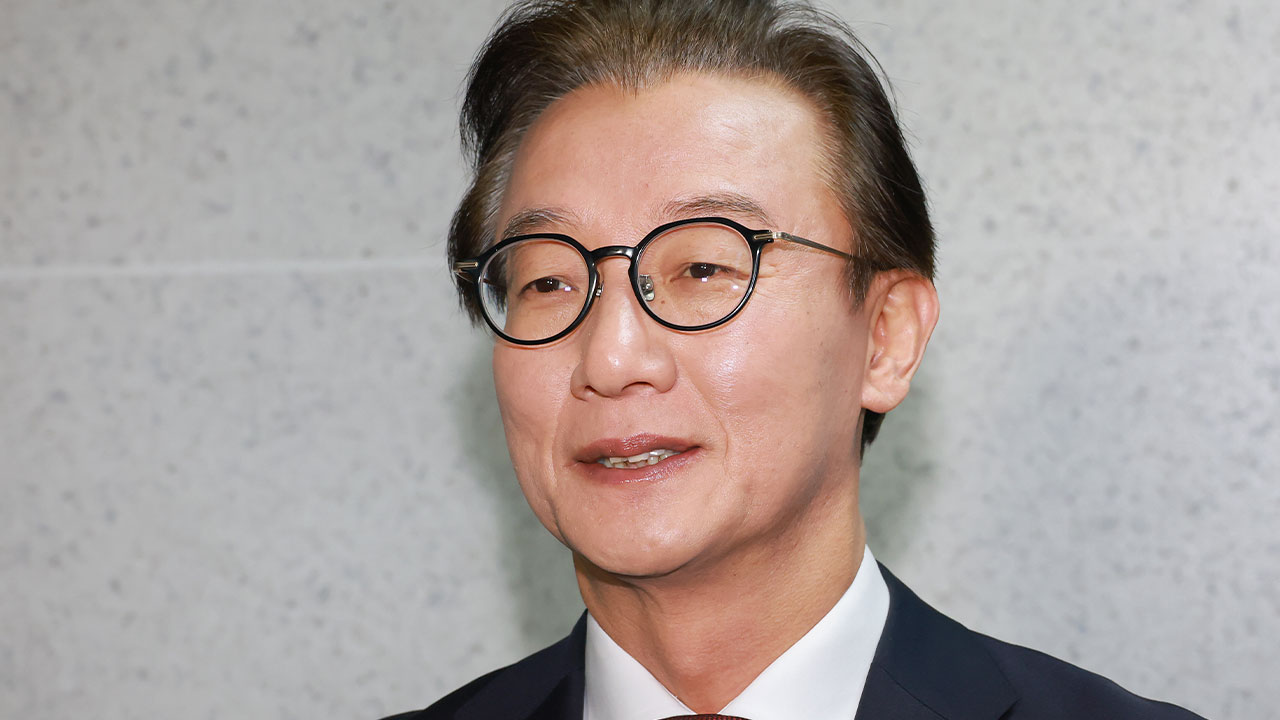 "통일교, 전재수 책 5백 권 구입"..."정상 거래"