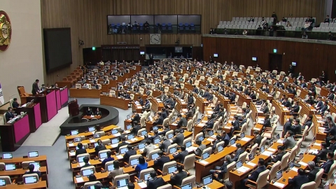 내란재판부 디데이 \'성탄 이브\'…"기워도 누더기"누더기"