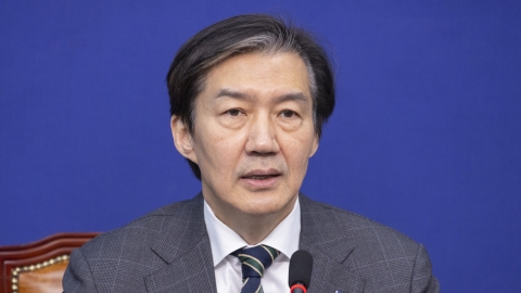 조국 "내년 6월 선거 분명히 출마…부산시장 연결은 성급"