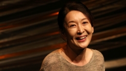 "윤석화 별세 사실 아니다"...한국연극배우협회, 정정·사과