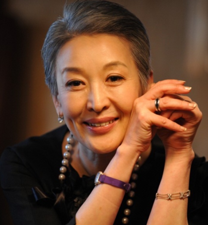 '1세대 연극 스타' 윤석화 별세…하늘의 별이 된 '영원한 아그네스'