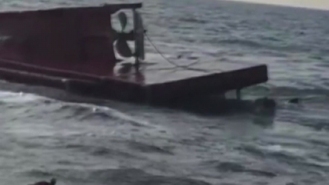 인천 앞바다서 어선 전복…"4명 구조·1명 실종"