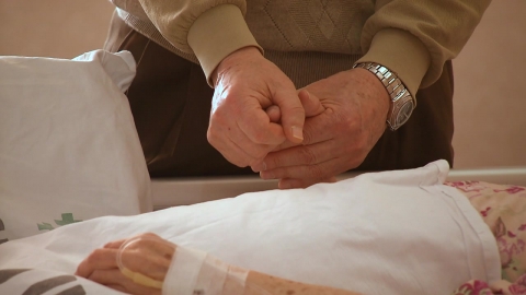 연명의료 중단하면 보상?…"존엄한 임종 목적에 맞아야"