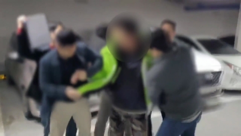 [단독] 재판받던 투자사기조직 총책 전자장치 끊고 도주…행방 묘연