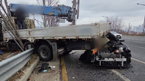 만취 운전자가 쾅…땅 꺼짐에 소방차 바퀴 빠져