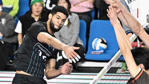 '괴물' 레오, 남자배구 최초 7천 득점 돌파