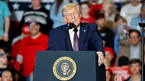 트럼프, '바이든 임명' 직업 외교관 출신 대사들 대거 소환