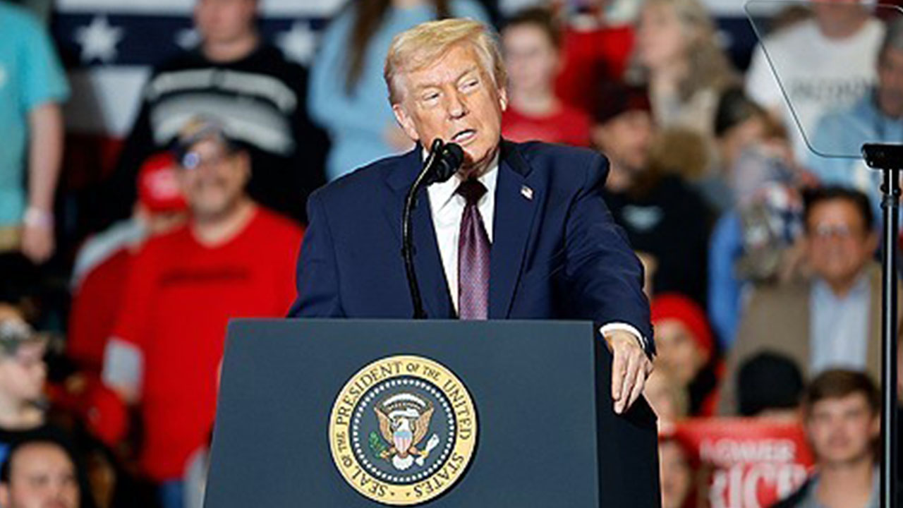 트럼프, '바이든 임명' 직업 외교관 출신 대사들 대거 소환