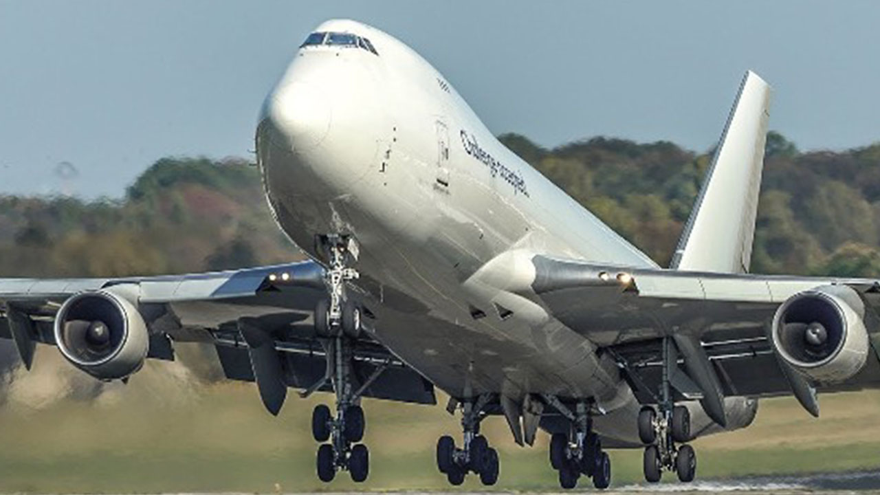 항공유 100톤 뿌리고 비상착륙한 벨기에 화물기...지역 주민들 '악취' 신고