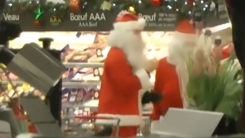 대형마트에서 음식 훔친 '산타 도둑'..."필요한 사람에게 나눠줄 것"