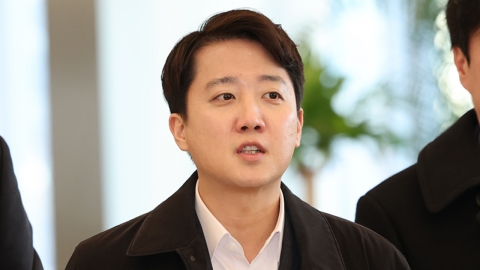 이준석, 특검 조사 8시간째…"윤과 엮는 건 무리"