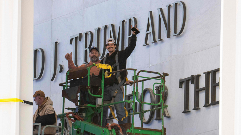 NYT "트럼프, 제왕적 대통령제의 새 시대 열어"